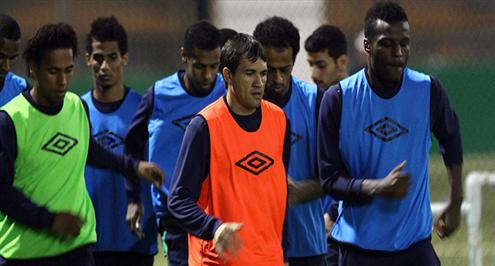 بالصور .. المطيري في تدريبات الأهلي .. والموسي يواصل برنامجه التأهيلي